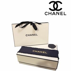 Chanel Holiday 2025 gift box and bag set